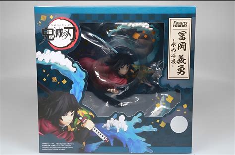 Estátua Diorama Giyu Tomioka Demon Slayer Kimetsu no Yaiba Anime Mangá