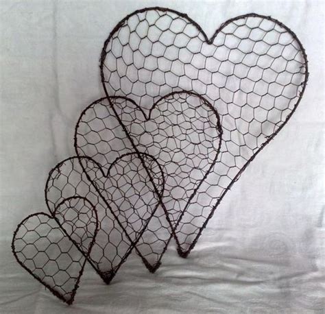 25 Diy Chicken Wire Crafts That Will Fascinate You Chicken Wire Projects Chicken Wire Art