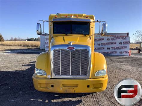 Peterbilt Vin Xphd X Ad Tandem Axle Truck Tractor