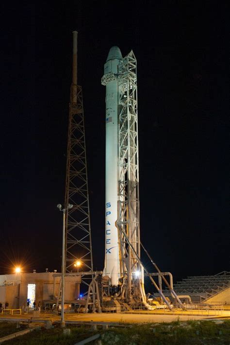 Photos: SpaceX Dragon Launches on Third Flight to Space Station | Space