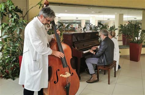 Ospedale pianoforte allingresso Potrà suonarlo chiunque voglia