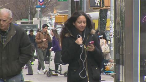 Reports Show Distracted Walking Injuries On The Rise Youtube