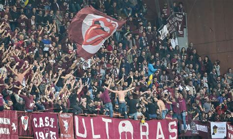 Torino Contestazione A Cairo E Alla Squadra Cori E Fischi Fuori Dallo