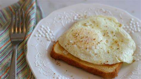 How To Make A Perfect Over Easy Egg Lifehacker