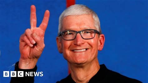 Apple Chief Executive Tim Cook Gets 750m Payout