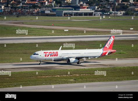 TAM Airlines Airbus A321 231 Narrow Body Jetliner Reg PT MXJ Taxing