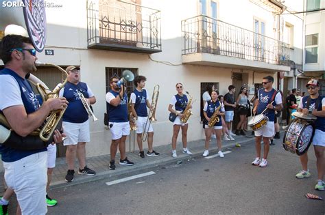 Galer A Disfraces Y Charanga En Tardelcuende Para Celebrar Sus