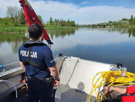 Poszukiwania Z Ziemi Wody I Powietrza Mundurowi Wci Szukaj