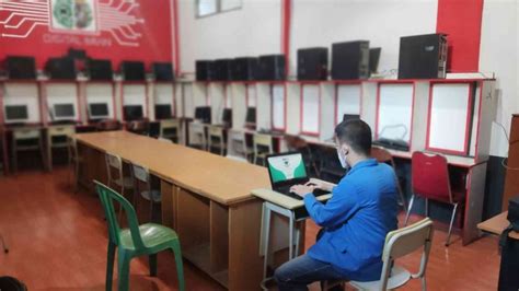 Kerja Praktek Perancangan Sistem Informasi Absensi Berbasis Web Di Smp