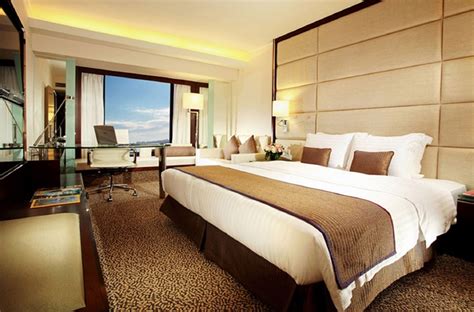 Best Price on Regal Kowloon Hotel in Hong Kong + Reviews