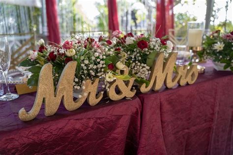 Head Table Vs Sweetheart Table Which Is Right For Your Wedding