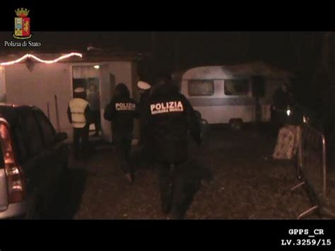 Blitz Della Polizia Nel Campo Nomadi Di Casalmaggiore Cinquanta