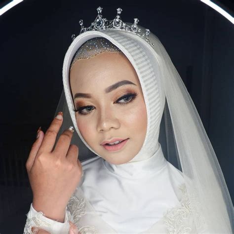 Pin By Thi Thi On Simpan Cepat Beauty Bride Fashion