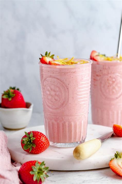 Refreshing Strawberry Lemonade Smoothie Made With Just 4 Ingredients