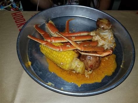 Hook And Reel Cajun Seafood Resaurant And Bar 1009 Fording Island Rd