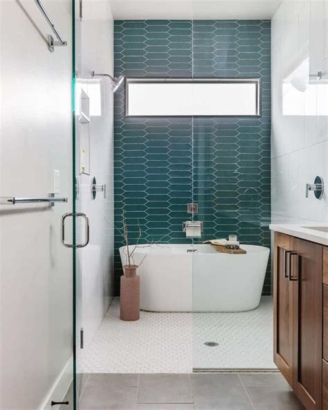 40 Small Bathroom Ideas with Tub - Trendey | Soaking tub shower combo ...