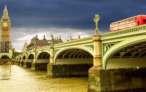 London Westminster Bridge editorial photo. Image of gothic - 121353361