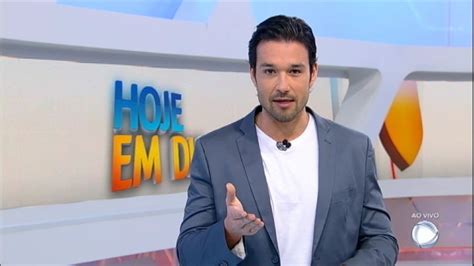 S Rgio Marone Estreia Como Apresentador No Hoje Em Dia Youtube