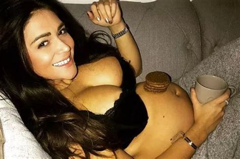 Pregnant Casey Batchelor Shows Off Naked Baby Bump And Has A Very