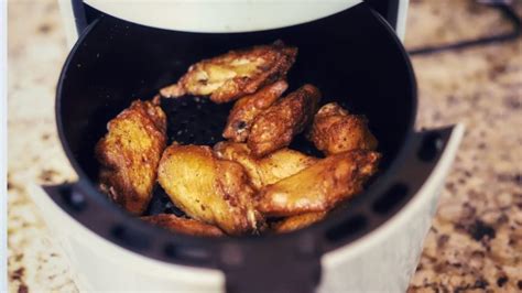 Air Fryer Chicken Wings Calories Vs Fried Which Is Healthier