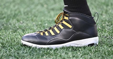 Derek Carr Wears Air Jordan Cleats In Saints Win Over Panthers Sports