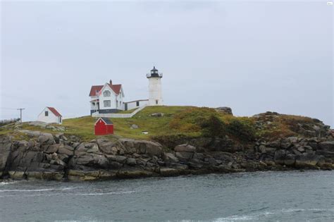 Cape Neddick Lighthouse (Nubble Lighthouse) // York, Maine | Caravan Sonnet