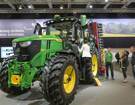 John Deere Unveils Latest Allelectric Tractor Prototype