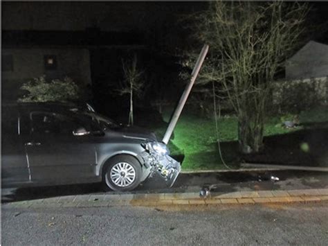 Einsatz Der Polizei Heiligenhaus J Hriger Fahrer Nach Unfall