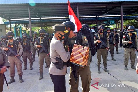 103 Personel Brimob Polda Kepri Dikirim Ke Papua ANTARA News