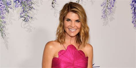 Lori Loughlin Enters Not Guilty Plea And Faces 50 Years In Prison Lori