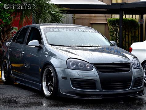 2008 Volkswagen Jetta With 18x8 45 Ruff R357 And 22555r18 Ohtsu Fp7000