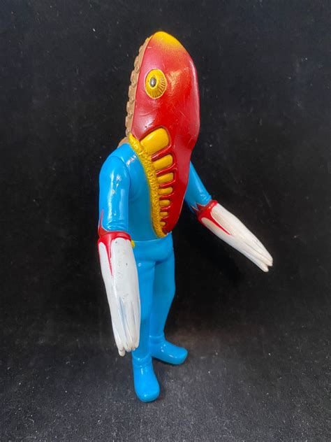 Bandai Ultraman Ultra Monster Kaij Metron Vinyl Figure Etsy Vinyl