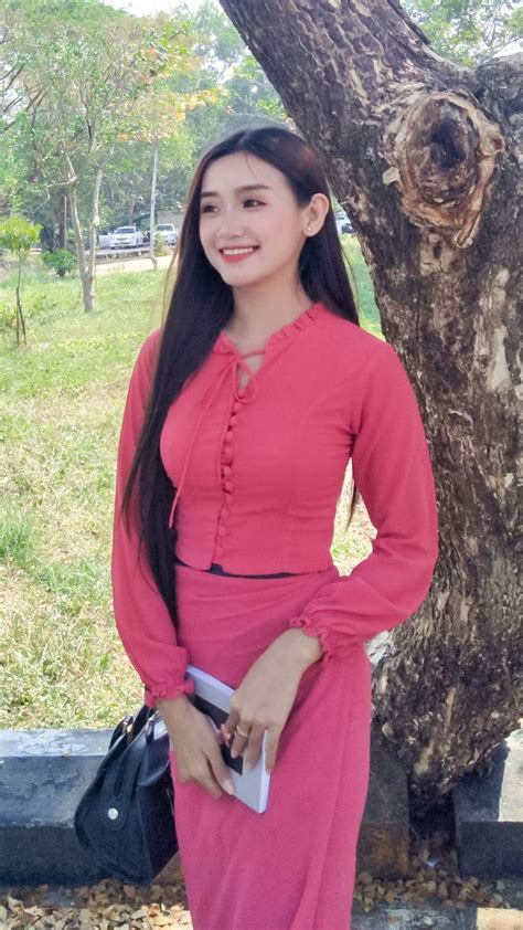 👸 𝐒𝐰𝐚𝐋 𝐌𝐲𝐚𝐭 𝐓𝐡𝐢𝐧𝐳𝐚𝐫 🇲🇲 Classy Dress Outfits Asian Girl Classy Dress