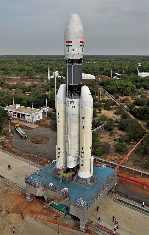 Chandrayaan-2 GSLV Mk III (ISRO) integration 9 (c) - TESLARATI