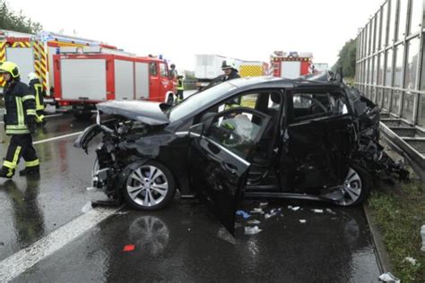 Schwerer Unfall Auf Der A4 Bei Siebenlehn Freie Presse