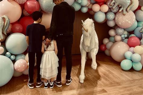 Arthur Partage Une Rare Photo De Ses 3 Enfants Aaron Samuel Et Manava