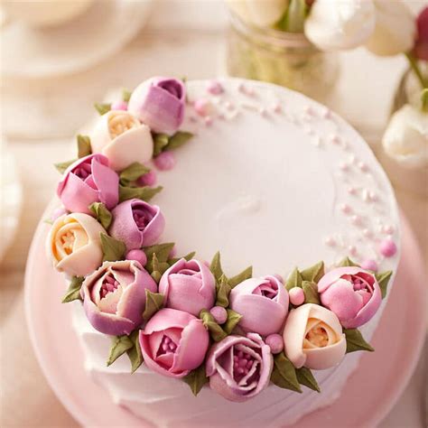 20 Beautiful Flower Birthday Cake Ideas | Wilton's Baking Blog ...