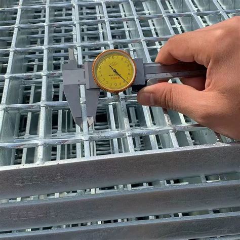 Hot DIP Galvanized Steel Bar Grate Floor Walkway Grating China