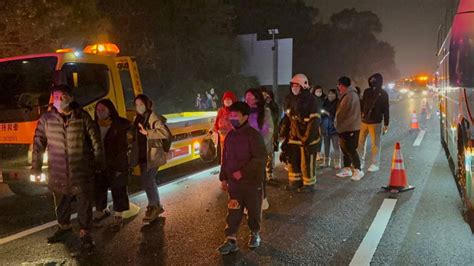 初一憾事！酒駕女國道自撞引連環追撞火燒車 統聯駕駛、女乘客枉死 趣聞網搜 發燒車訊