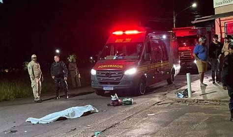 Motociclista invade a contramão colide em carro e morre Capital