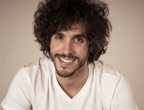 Retrato De La Moda De La Presentaci N Latina Atractiva Del Modelo Del