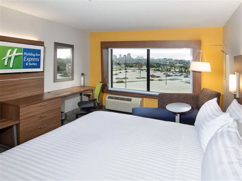 Hotel in Peoria, IL | Holiday Inn Express & Suites East Peoria - Riverfront