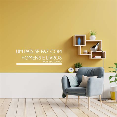 Um País Se Faz Com Homens E Livros