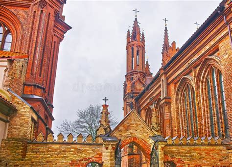 Fragment Der Kirche Von St Anna Und Der Kirche Des Bernardine Herein