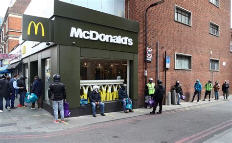 Huge queues outside London McDonald's as restaurant reopens for delivery - MyLondon