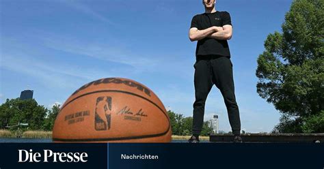 Basketball Jakob P Ltl Kehrt In Der Nba Zu Den Toronto Raptors Zur Ck