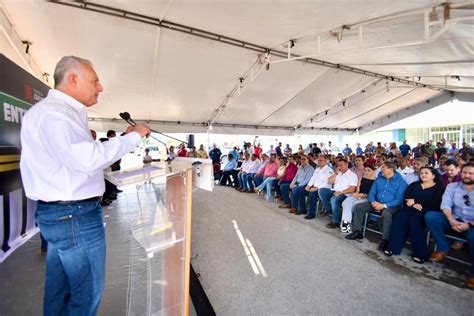 Rom N Alberto Cepeda Gonz Lez Entrega La Obra De Pavimentaci N De La