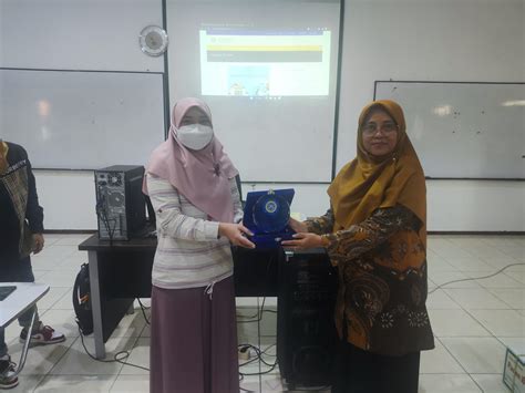 FST UNAIR RECEIVES STUDY VISIT TO SMA MUHAMMADIYAH 3 SURABAYA CAMPUS