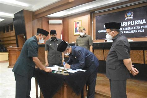 Rapat Paripurna Penandatangan Nota Kesepakatan Perubahan Kua Ppas Tahun