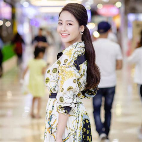 Vẻ sexy và nóng bỏng của hot girl World Cup Trâm Anh